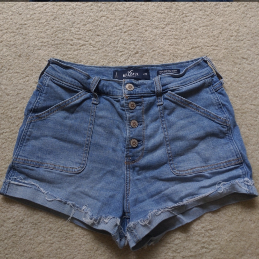 Hollister Co. High Rise Short Shorts